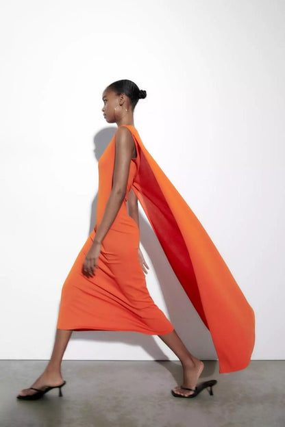 Well Tailored Dress with a Graceful Silhouette