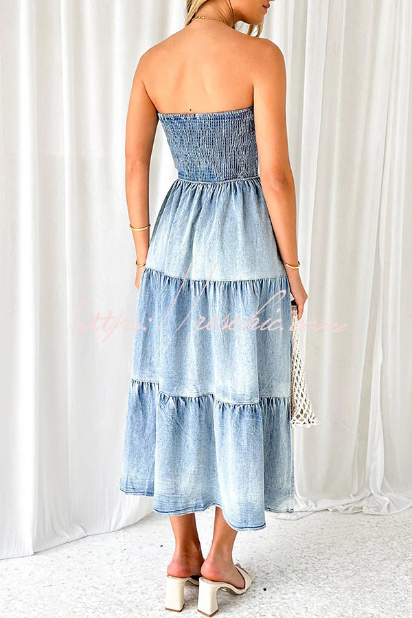 Beautifully Finished Dress in a Timeless Design