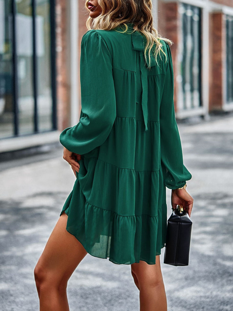 Effortlessly Elegant Dress with a Timeless Design
