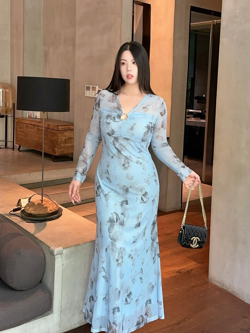 Beautifully Crafted Dress in a Classic Style