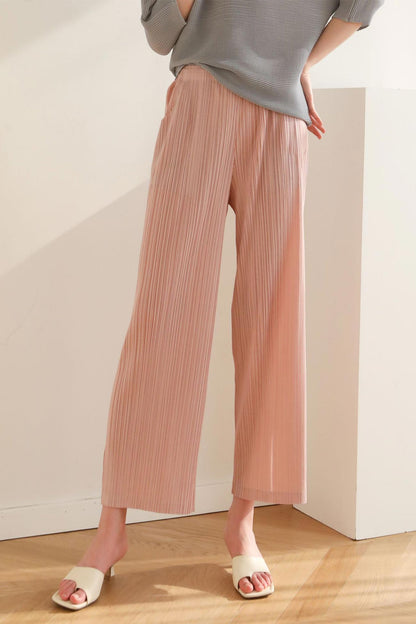 Classic Vintage Pants with a Flattering Fit