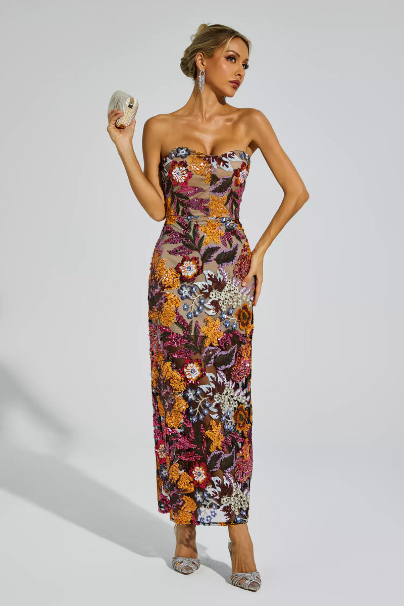 Gracefully Styled Dress for Any Occasion