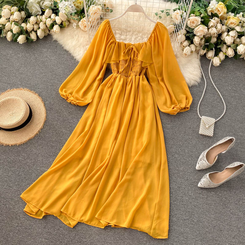 Beautifully Finished Dress in a Timeless Design