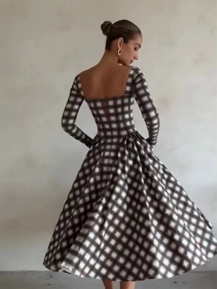 Effortlessly Elegant Dress with a Timeless Design