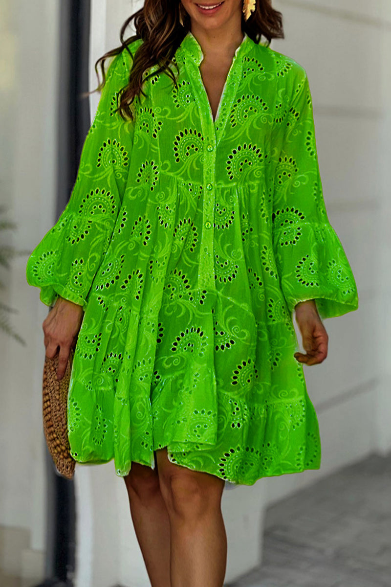 Beautifully Finished Dress in a Timeless Design