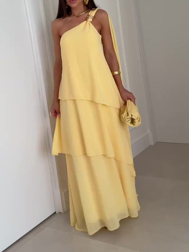 Beautifully Finished Dress in a Timeless Design