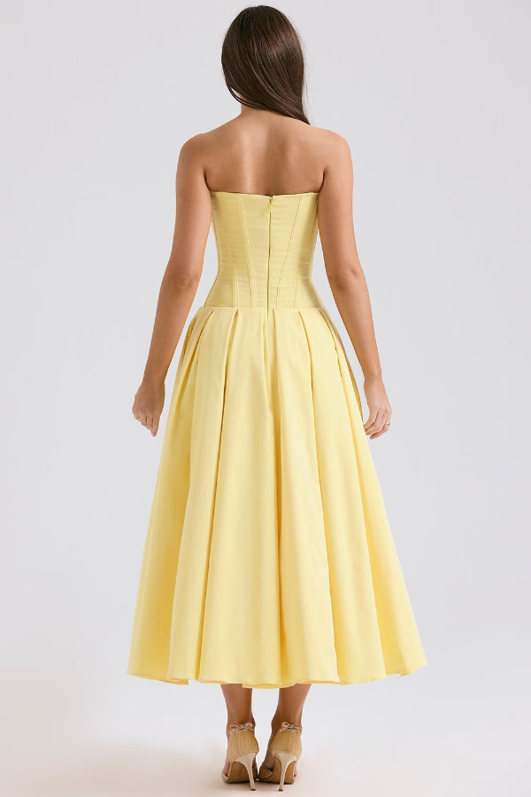 Beautifully Crafted Dress in a Classic Style
