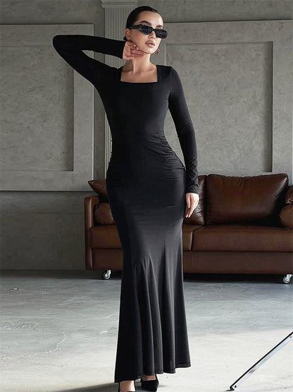 Beautifully Finished Dress in a Timeless Design