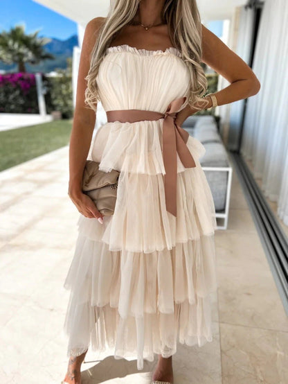 Beautifully Finished Dress in a Timeless Design