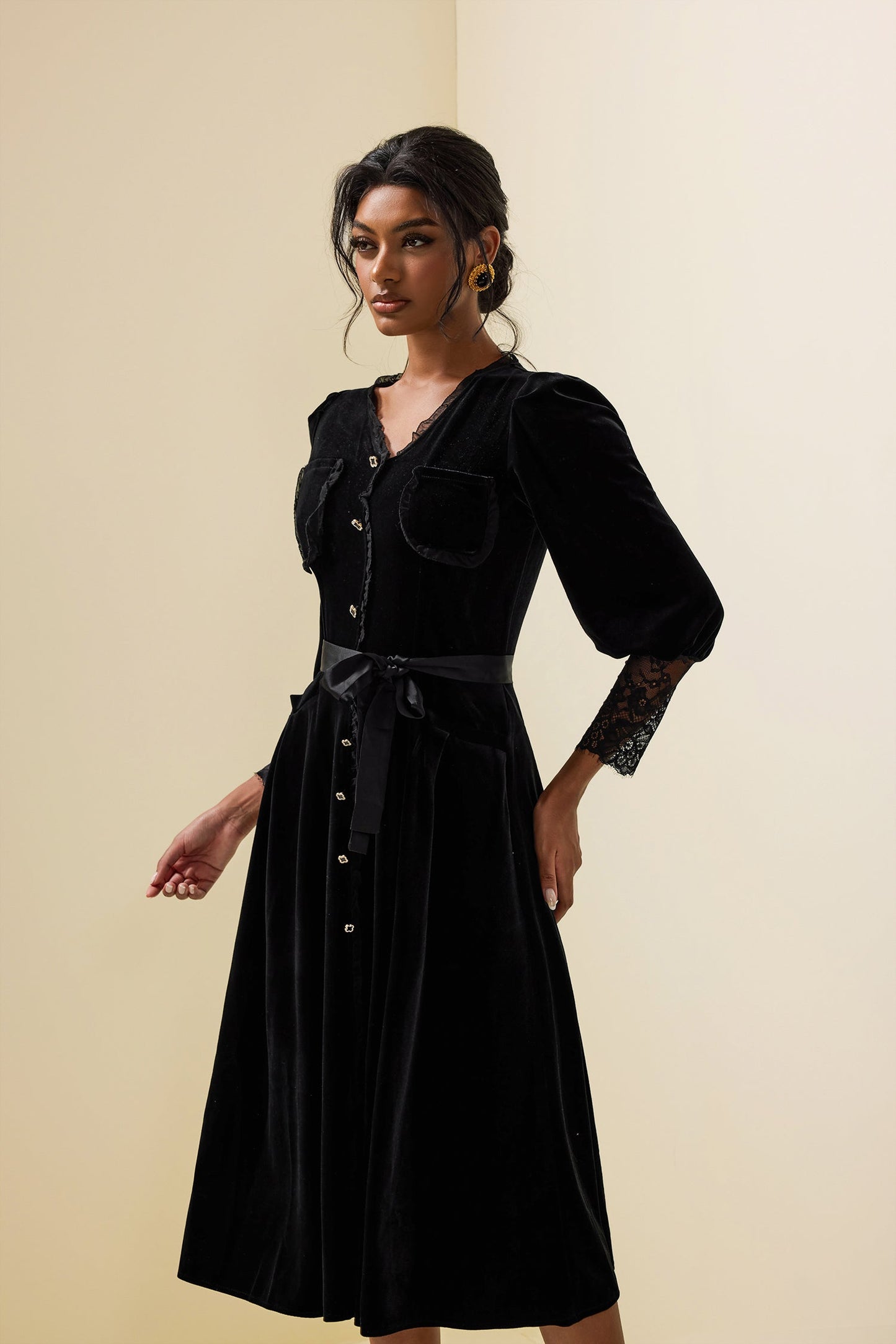 Sophisticated Dress with a Clean Classic Look