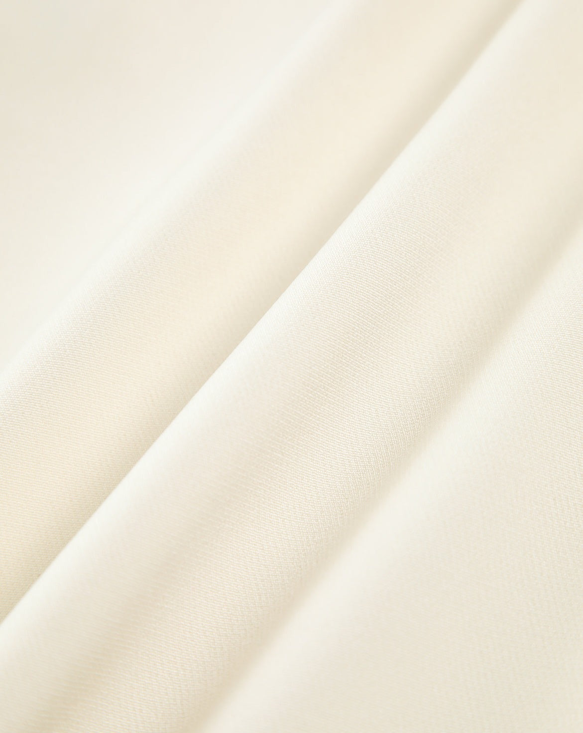 Effortlessly Elegant Pants with a Timeless Design