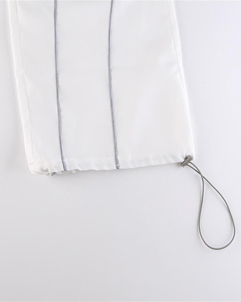 Effortlessly Elegant Pants with a Timeless Design