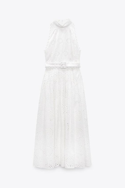 Effortlessly Elegant Dress with a Timeless Design