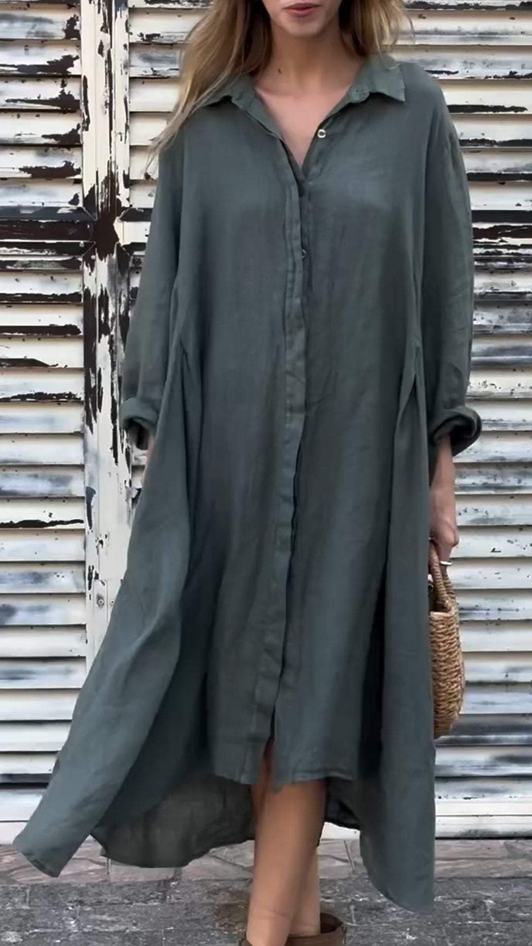 Well Tailored Dress with a Graceful Silhouette
