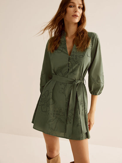 Well Tailored Dress with a Graceful Silhouette