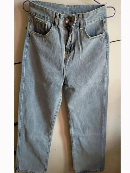 Classic Vintage Pants with a Flattering Fit
