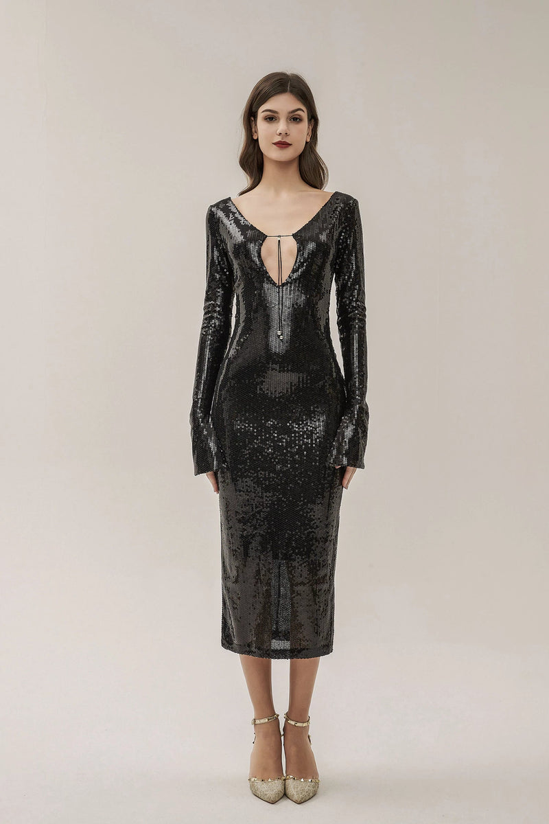 Beautifully Finished Dress in a Timeless Design