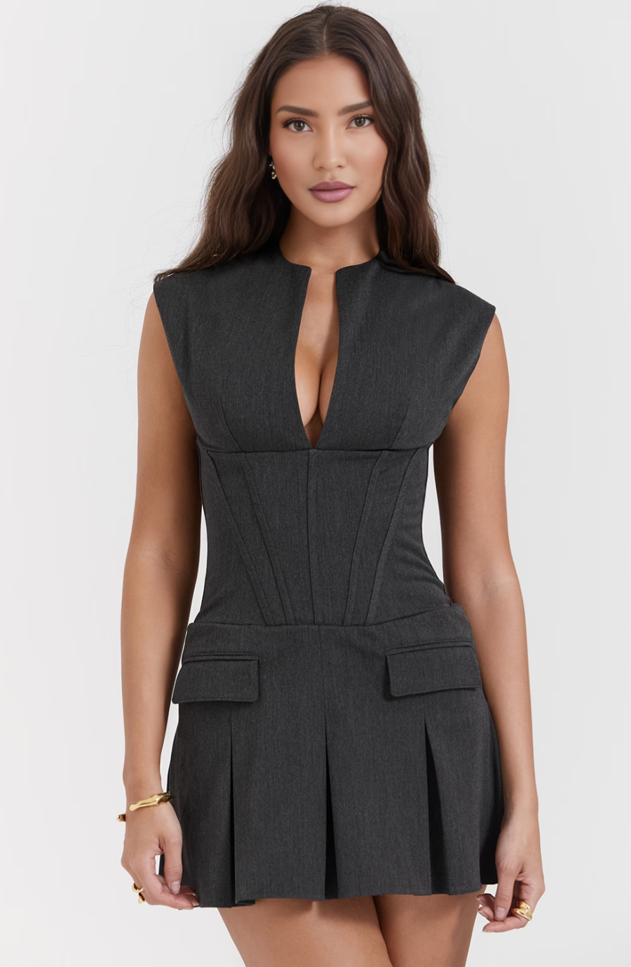 Effortlessly Elegant Dress with a Timeless Design