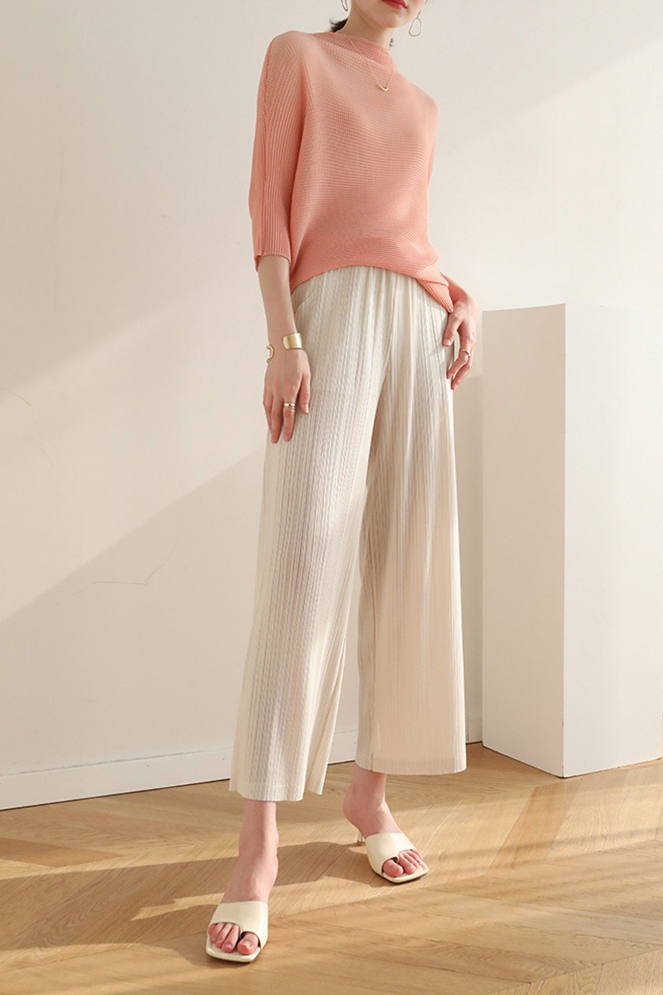 Classic Vintage Pants with a Flattering Fit
