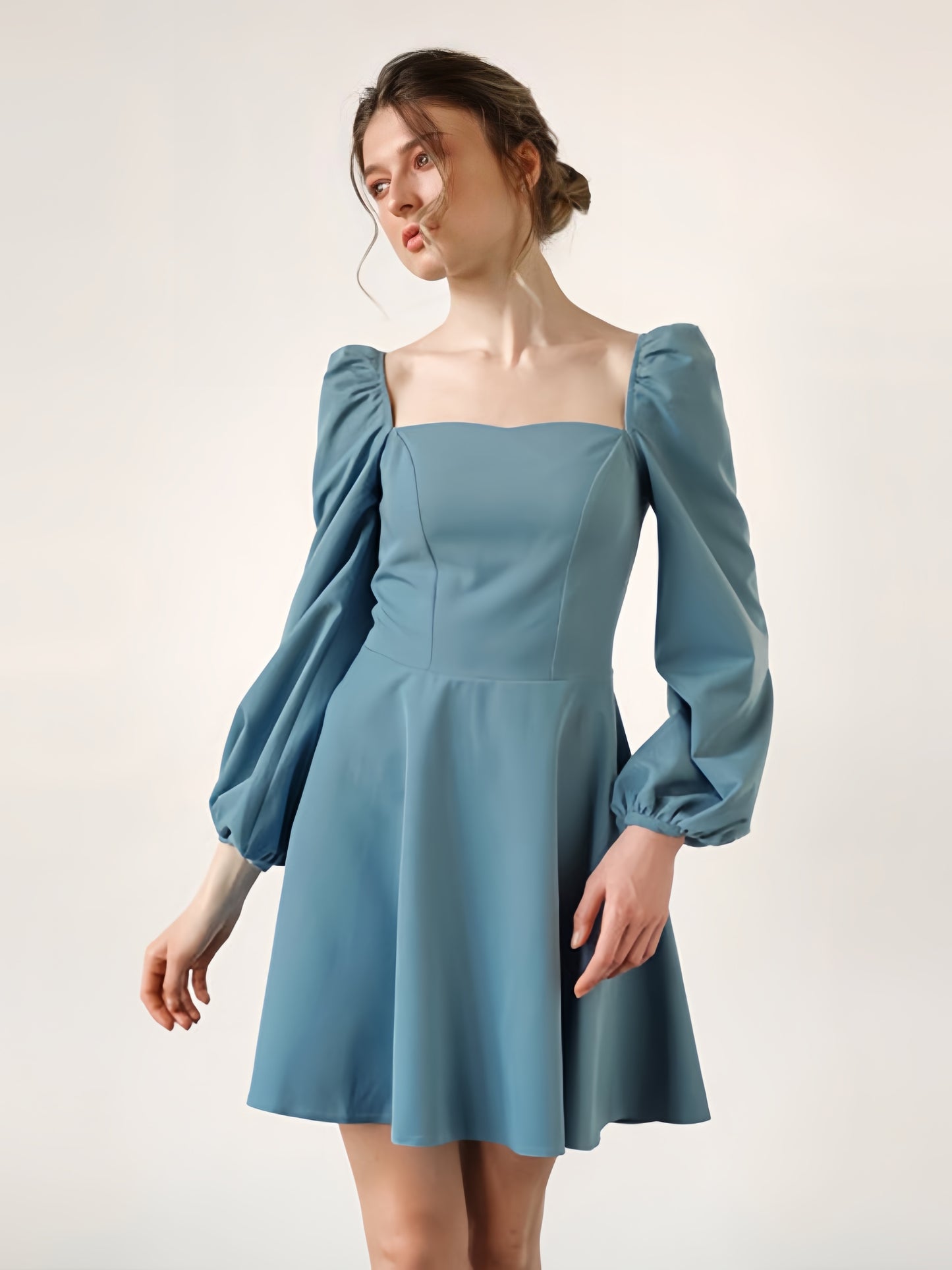 Beautifully Finished Dress in a Timeless Design