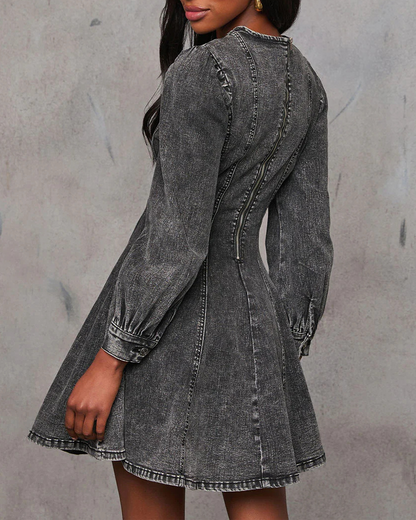 Well Tailored Dress with a Graceful Silhouette