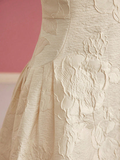 Beautifully Crafted Dress in a Classic Style