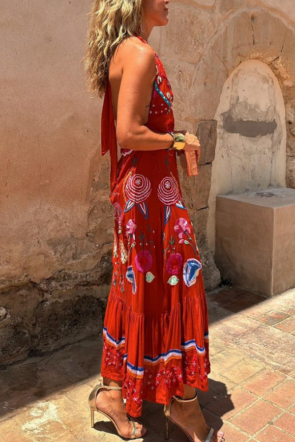 Beautifully Finished Dress in a Timeless Design