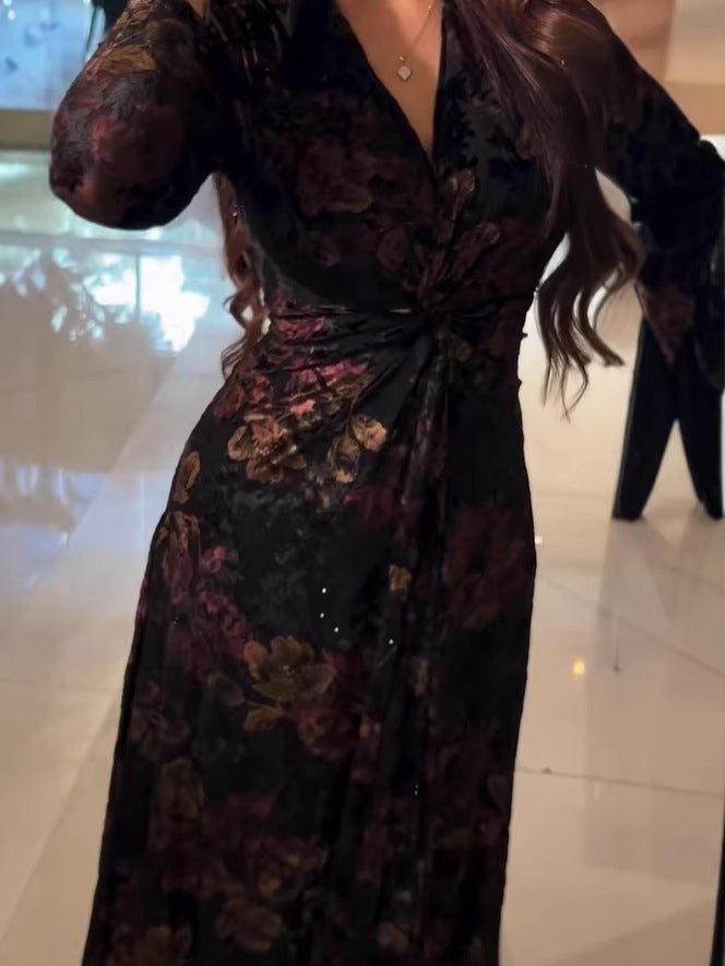 Well Tailored Dress with a Graceful Silhouette