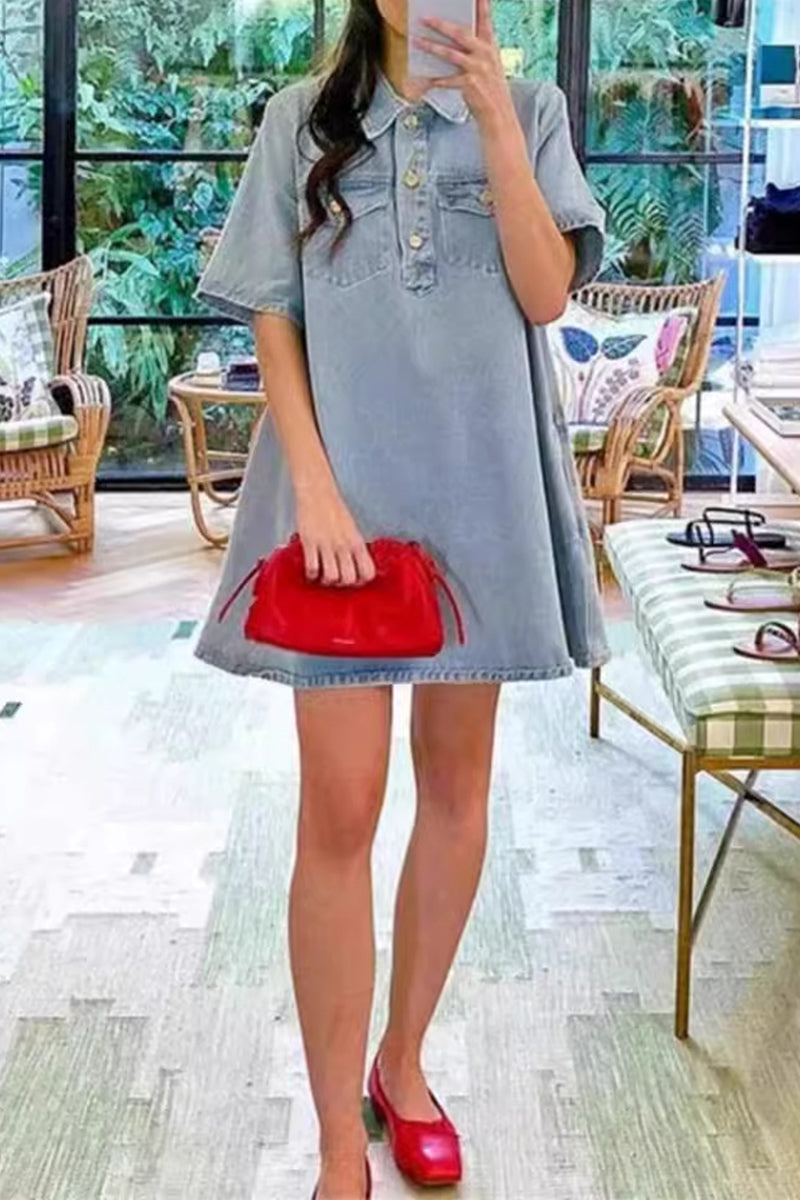 Classic Vintage Dress with a Flattering Fit