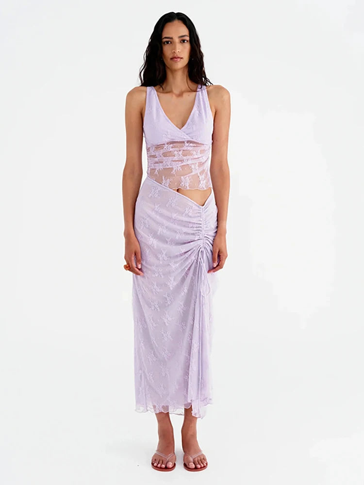 Well Tailored Dress with a Graceful Silhouette