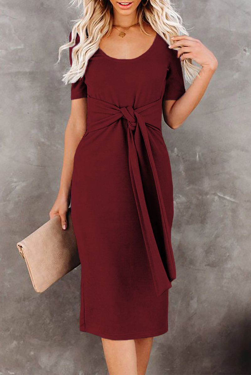 Gracefully Styled Dress for Any Occasion