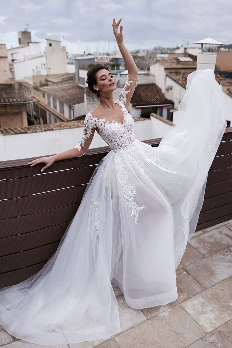 Beautifully Crafted Dress in a Classic Style
