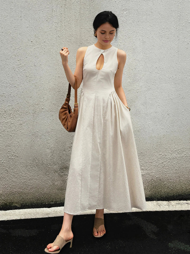 Gracefully Styled Dress for Any Occasion
