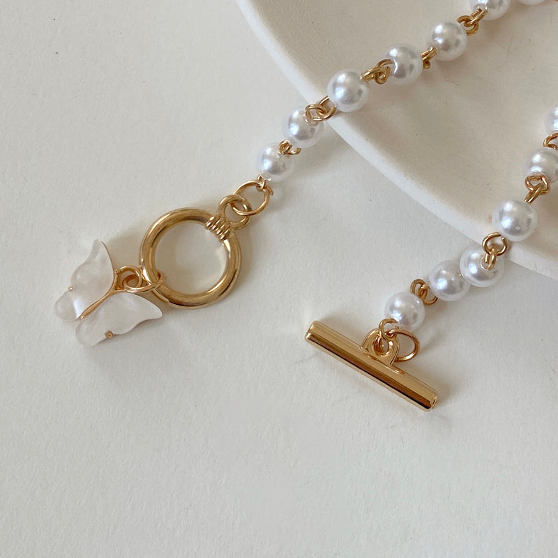 Romantic Gold Bracelet for Special Moments