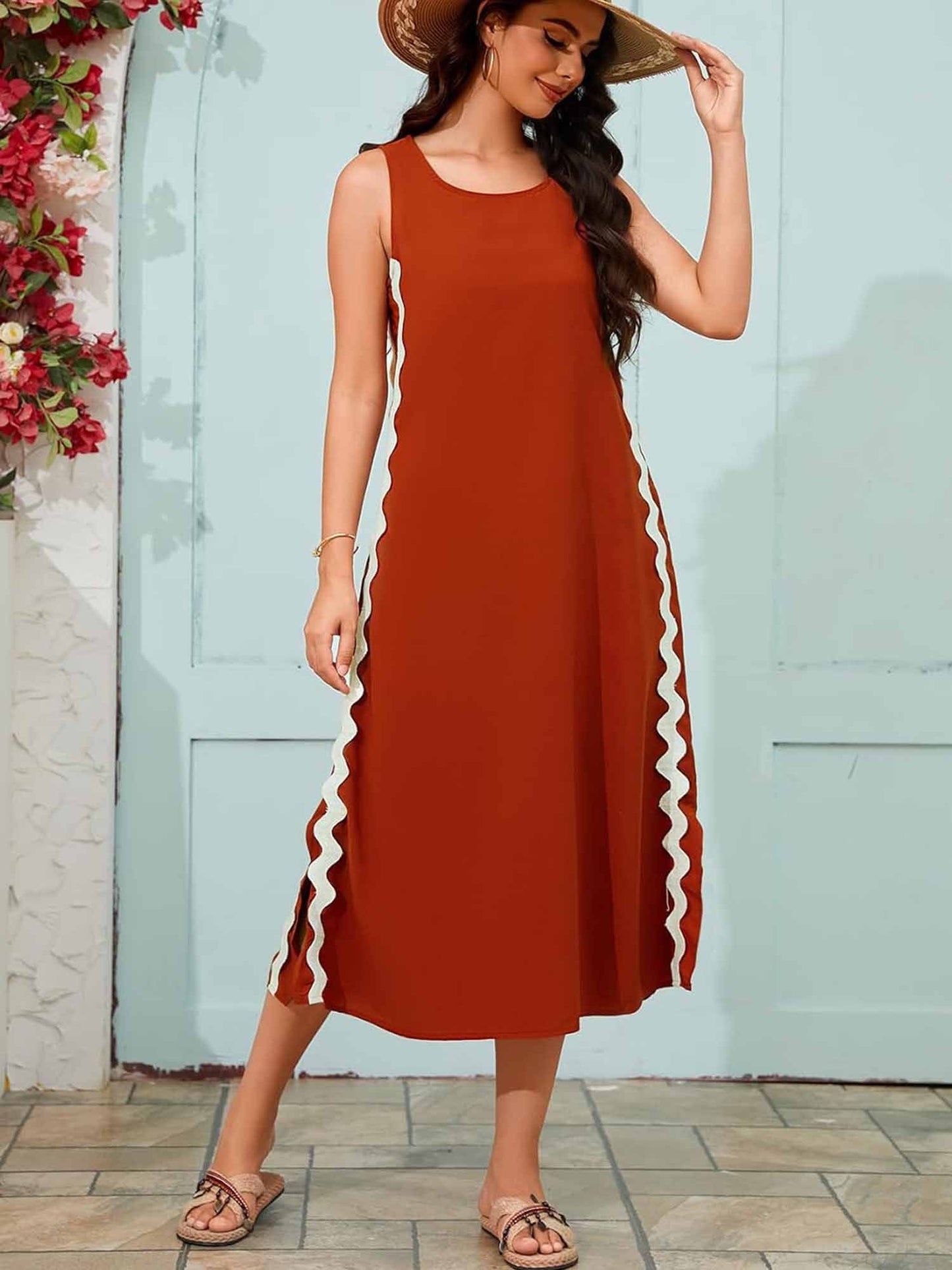 Beautifully Finished Dress in a Timeless Design