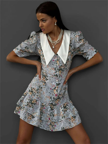 Classic Vintage Dress with a Flattering Fit