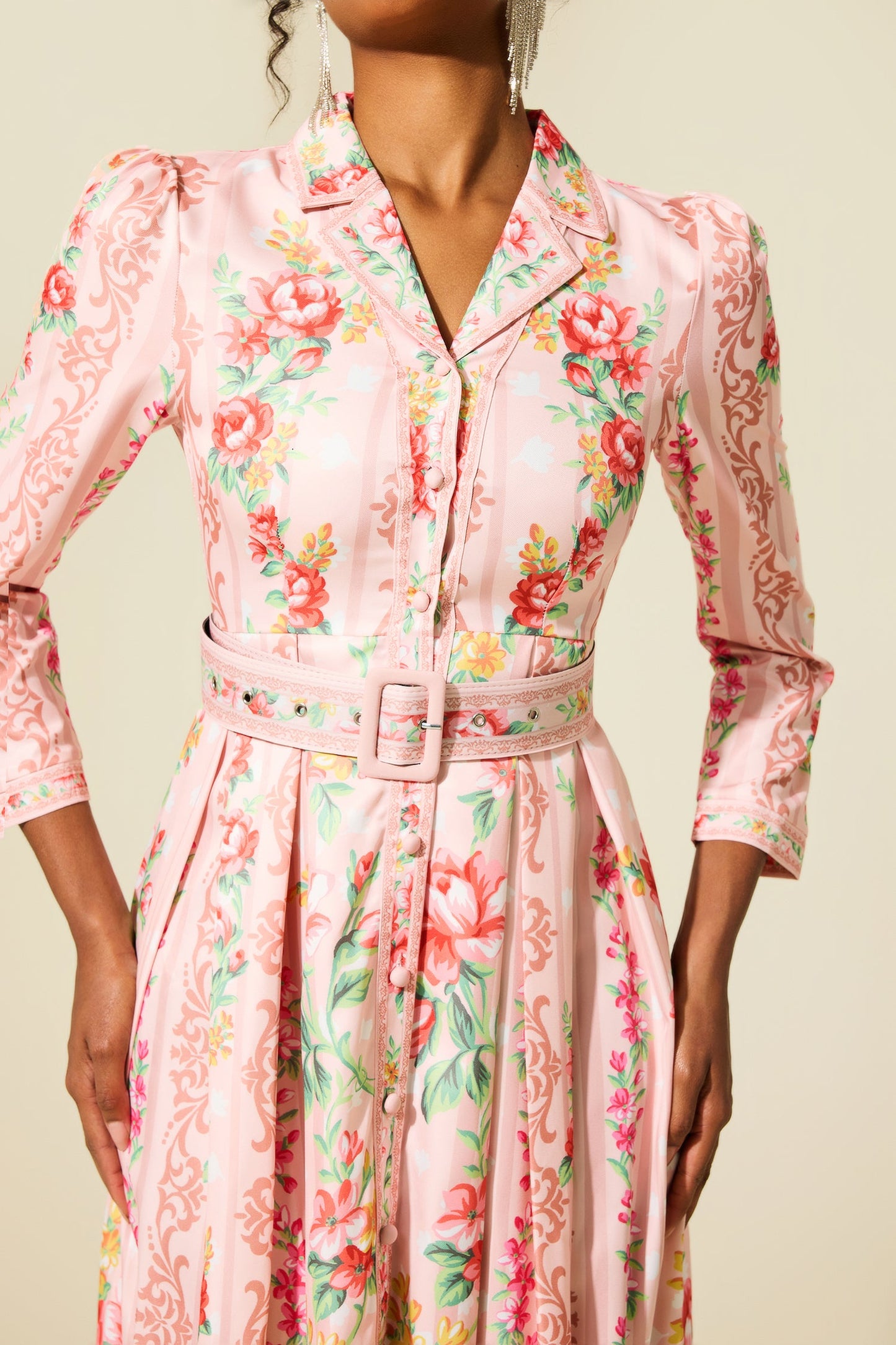 Classic Vintage Dress with a Flattering Fit
