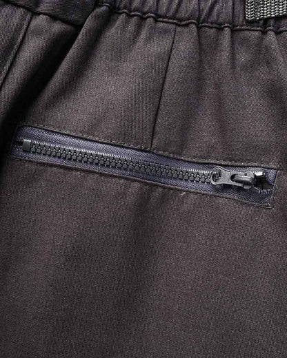 Effortlessly Elegant Pants with a Timeless Design