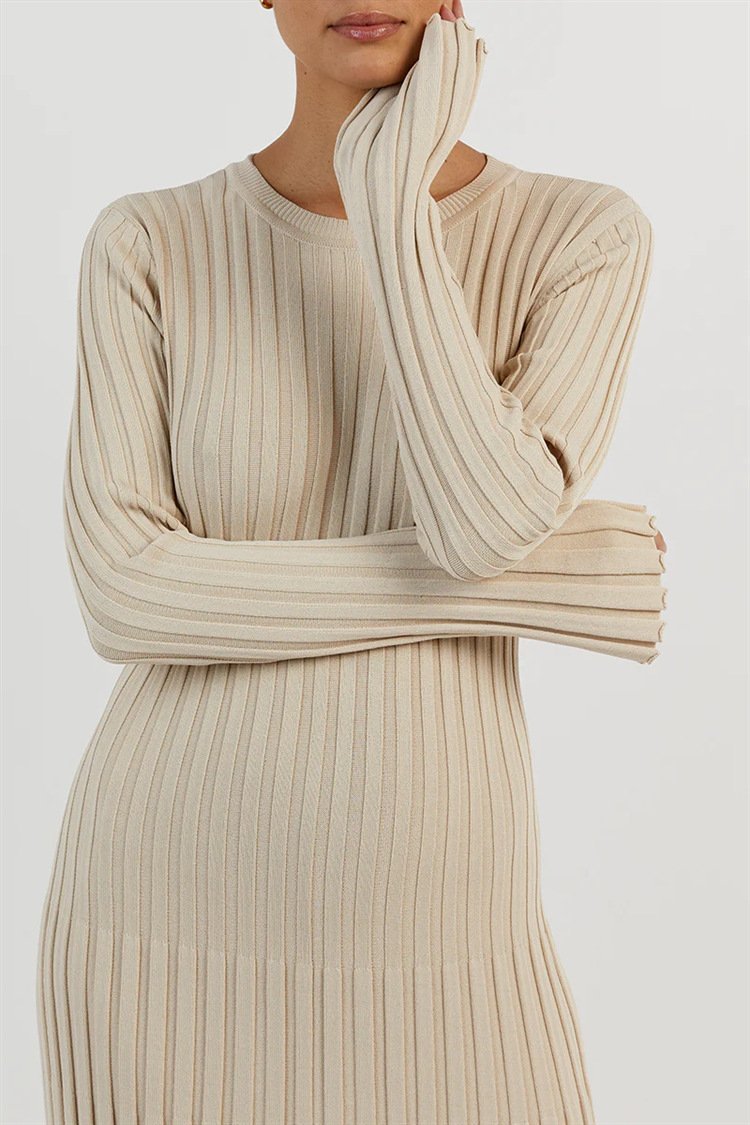 Polished Dress with an Effortless Classic Look