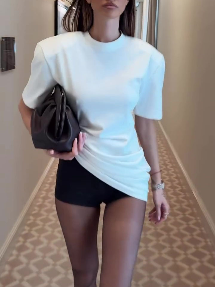 Well Tailored T-Shirt with a Graceful Silhouette