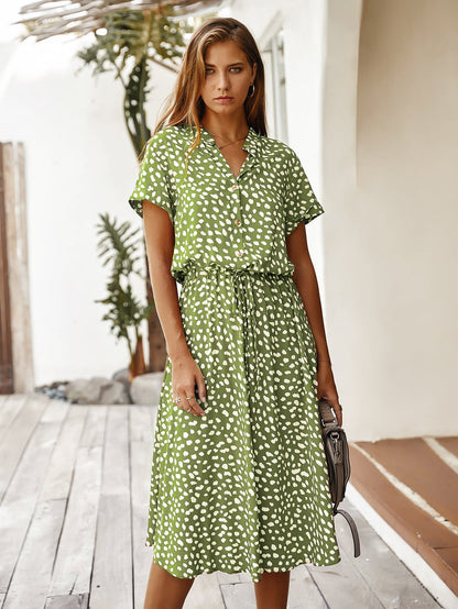 Beautifully Finished Dress in a Timeless Design