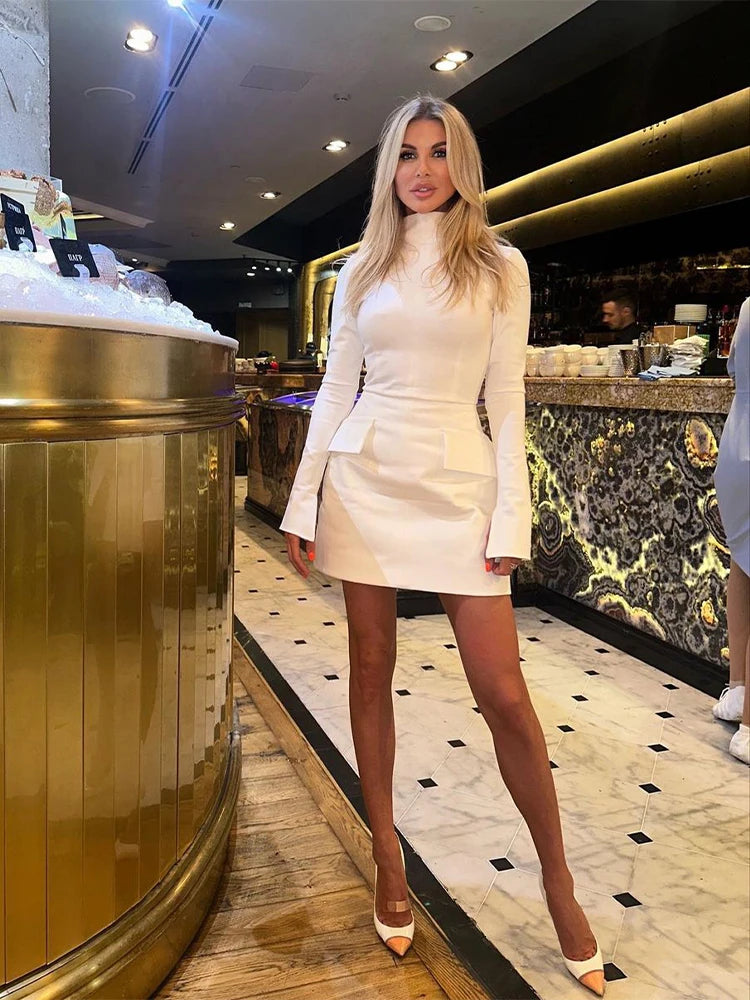 Well Tailored Dress with a Graceful Silhouette