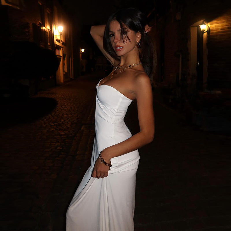 Beautifully Finished Dress in a Timeless Design