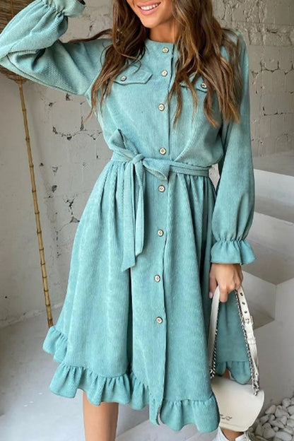 Effortlessly Elegant Dress with a Timeless Design