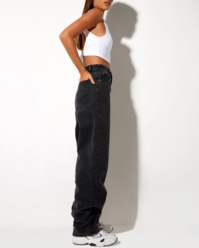 Effortlessly Elegant Pants with a Timeless Design