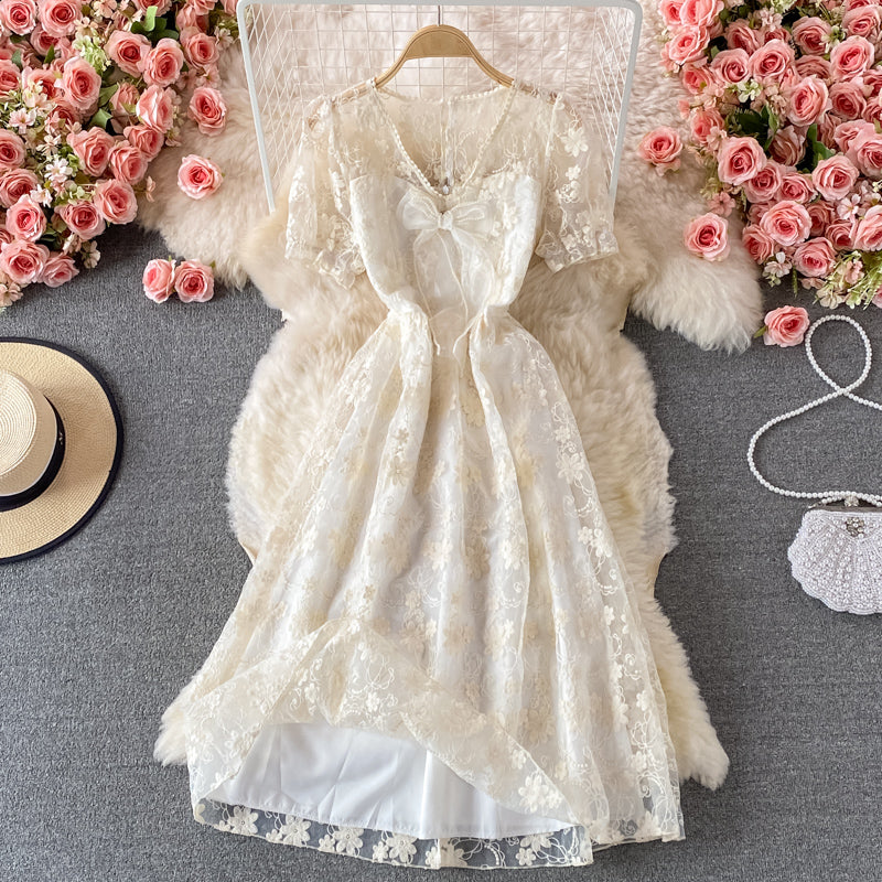 Effortlessly Elegant Dress with a Timeless Design