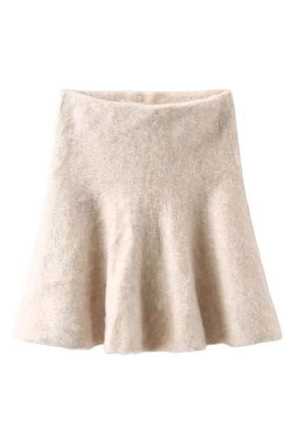 Well Tailored Sweater with a Graceful Silhouette