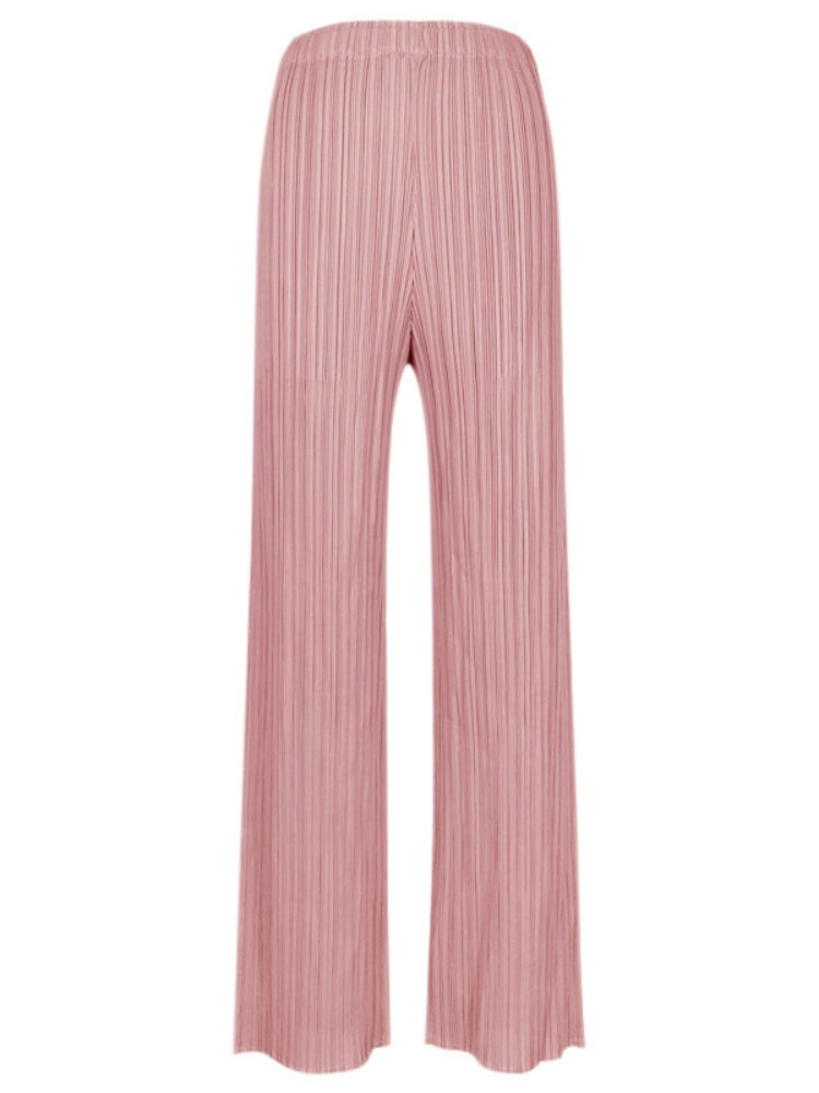 Well Tailored Pants with a Graceful Silhouette