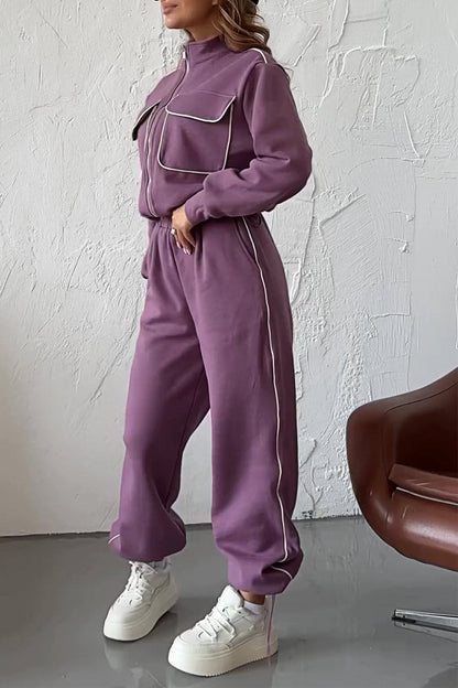 Effortlessly Elegant Pants with a Timeless Design
