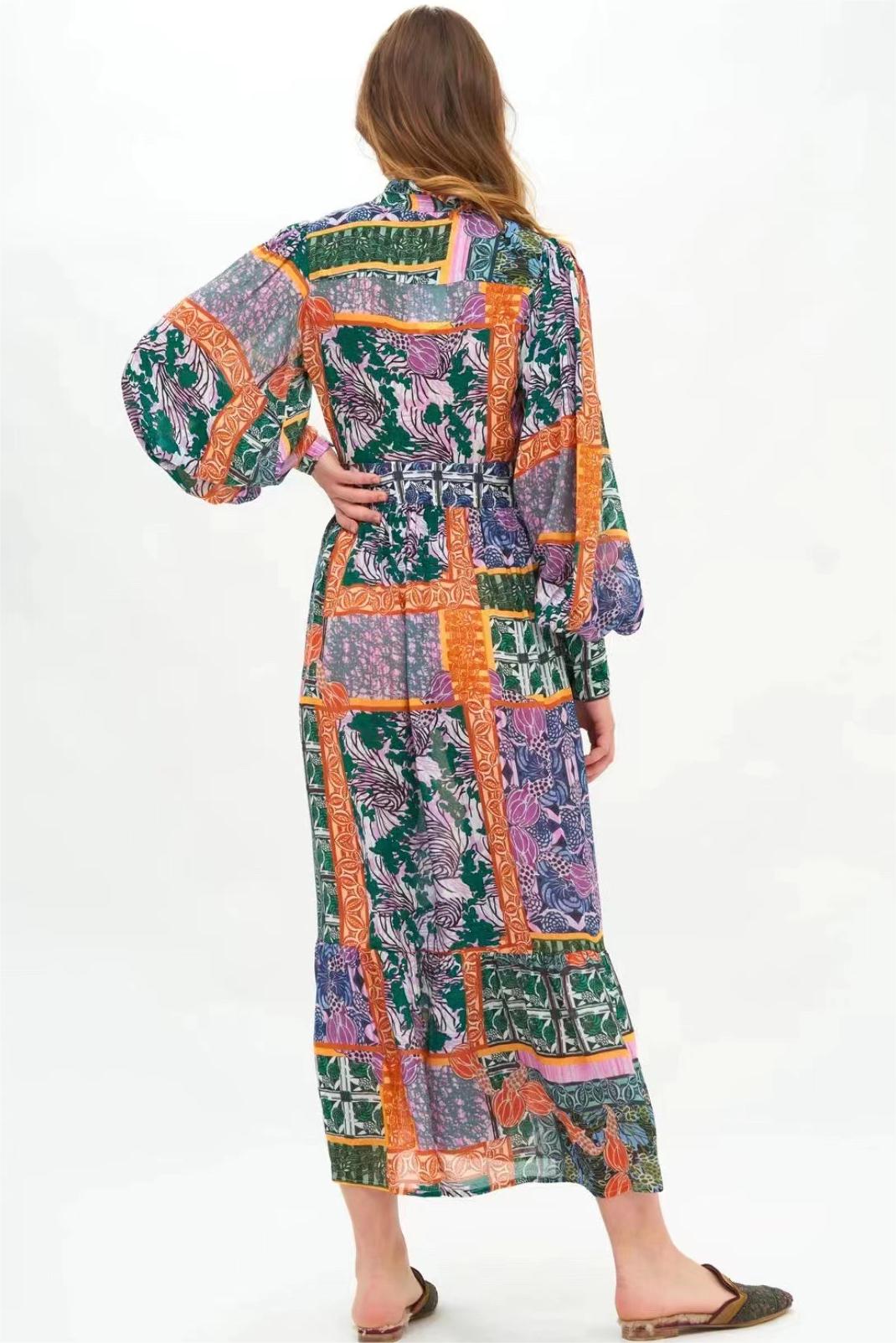 Well Tailored Dress with a Graceful Silhouette